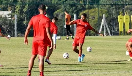 CRB joga contra o Guarani neste sábado (2), no Estádio Rei Pelé