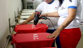 Nas oficinas do complexo penitenciário, reeducandos produzem seus próprios uniformes