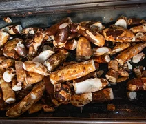 Preços da mandioca seguem em queda, mas demanda maior limita o recuo