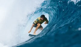 Yago Dora é campeão mundial de surfe profissional
