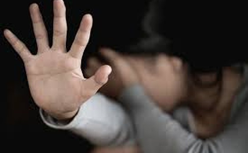 Jovem estuprada por seis homens em uma festa, relata terror vivenciado