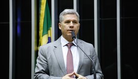 Evento que recebeu Ciro Gomes e Jandira Feghali terá ministro de Lula como convidado