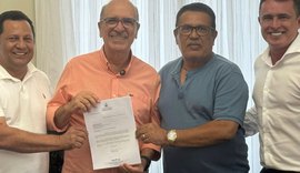Ronaldo Lopes concede reajuste salarial recorde para professores da Prefeitura de Penedo