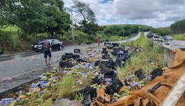 Tombamento de caminhão em cidade do interior resulta em duas vítimas fatais