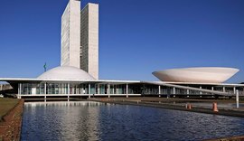 Congresso aprova orçamento com salário mínimo de R$1.320 para 2023