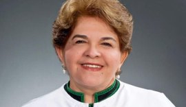 Reitora honorária Ana Dayse Dorea recebe título Doutor Honoris Causa da Ufal