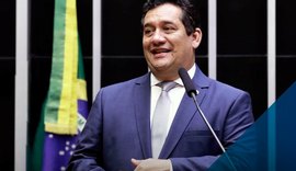 Deputado cobra ao prefeito Luciano Barbosa o reajuste salarial de professores