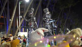 Desfile das Escolas de Samba de Alagoas encanta público na orla de Maceió