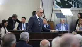 Trajetória reconhecida: Téo Vilela recebe a Comenda Tavares Bastos