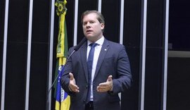 Marx Beltrão cobra da Petrobras redução urgente do preço dos combustíveis