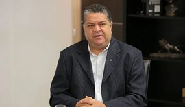 Juiz determina fim de aglomerações em campanha e uso de máscara