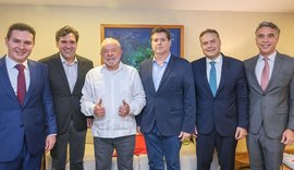 Em encontro com Lula, Renan Filho discute alinhamento do MDB no novo governo