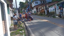 Idoso é atropelado por moto enquanto atravessava ladeira em Maceió