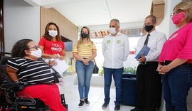 Alfredo Gaspar visita Instituto Amor 21