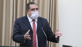 Deputado sugere abrir “bodega” de pesquisas: “só servem para confundir”