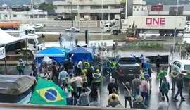 Vídeo: Manifestantes bolsonaristas confrontam policiais em Rio Grande do Sul