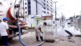 Infraestrutura realiza serviço de desobstrução das galerias pluviais em pontos de alagamento