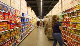 Embalagens de alimentos ganharão alerta de excesso de sódio, açúcar e gordura; entenda