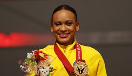 Rebeca Andrade faz história e é ouro no Mundial de ginástica