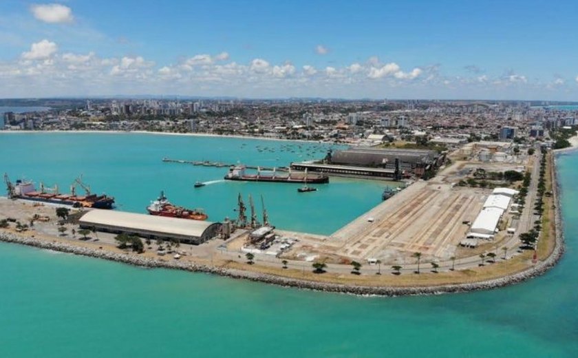Porto de Maceió assina contrato de operação offshore
