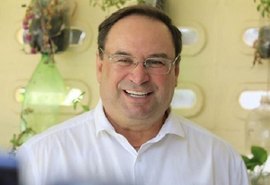 Luciano Barbosa lidera com 51,18% dos votos em Arapiraca