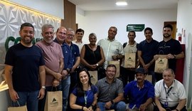 Comitiva de Pindorama visita maior cooperativa de produção de café conilon do Brasil
