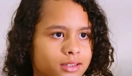 Menina de 9 anos sonha em ser adotada em AL: 'quero uma casa com quarto'