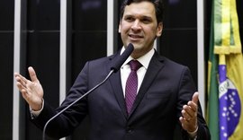 Isnaldo Bulhões é reconduzido à liderança e se fortalece na Câmara dos Deputados