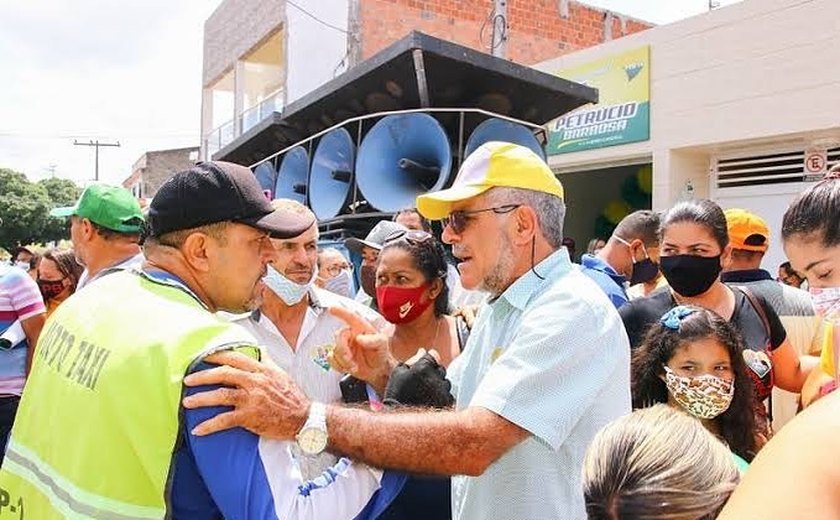 Prefeito é acusado de ameaçar famílias no agreste, com a ajuda de policiais