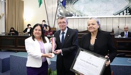 Médico alagoano Francisco Cardoso recebe comenda Divaldo Suruagy