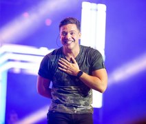Safadão cancela show em Maceió devido dores nas costas