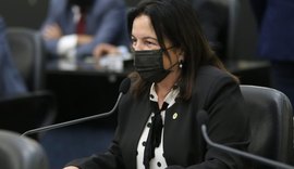 Projeto aprovado em Alagoas determina que escolas devem informar aos pais a ausência de alunos em sala de aula