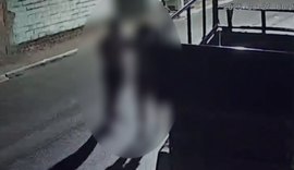 Vídeo: câmeras de segurança flagram agressão de homem contra companheira no Sertão de Alagoas