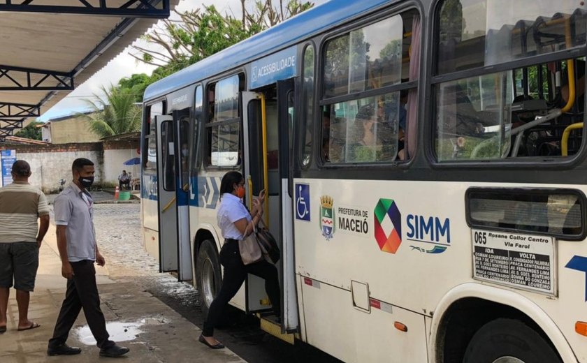 Após reforma, terminal de ônibus da Colina volta a funcionar na capital alagoana