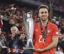 Diogo Jota, atacante do Liverpool, morre em acidente de carro