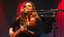 Fernanda Guimarães celebra o amor cantando Djavan em show especial no Theatro Homerinho