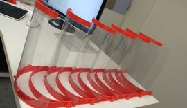 Ufal entrega primeiro lote de protetores faciais fabricados com impressoras 3D
