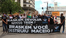 Ferroviários e moradores de bairros afetados protestam contra Braskem