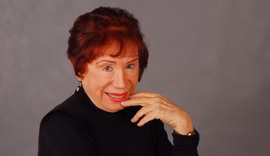 Morre Berta Loran, ícone do humor brasileiro, aos 99 anos
