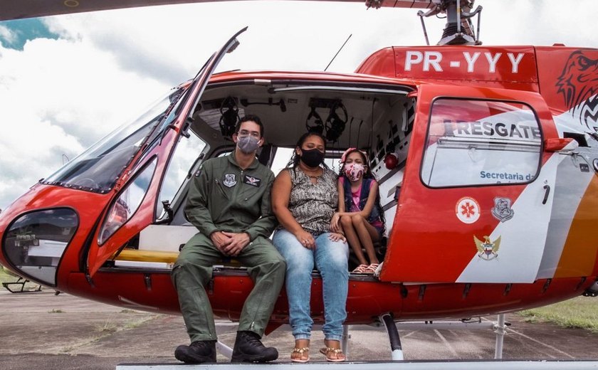 Após três meses internada com doença grave, criança reencontra médico que a salvou