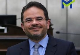 Marcelo Victor recebe todos os dias “cantadas” para trair Renan Filho