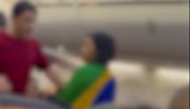 Vídeo: passageira 'bolsonarista' causa confusão em voo da Gol e é retirada pela PF