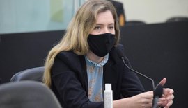 Deputada volta a cobrar do Governo estadual pagamento do auxílio merenda