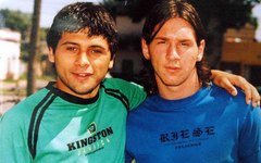 Maxi Biancucchi com Lionel Messi 