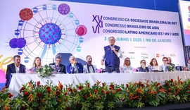 Brasil reduz transmissão do HIV vertical e pede certificado da Opas