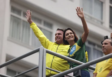 Michelle deve assumir a liderança da direita sem Bolsonaro, diz líder