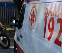 Acidente entre carro e moto deixa uma pessoa ferida na Av. Fernandes Lima, em Maceió