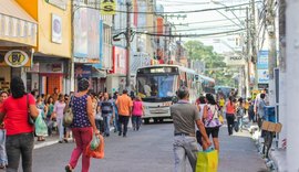 Ambulantes que trabalham nas calçadas do centro de Maceió terão que mudar de localidade