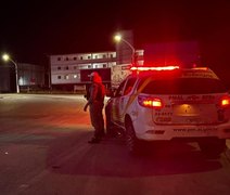 Suspeito é preso após ser contido por populares durante roubo a mototaxista em Maceió