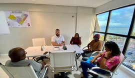 Delegado Thiago Prado debate propostas com associação de carroceiros de Alagoas